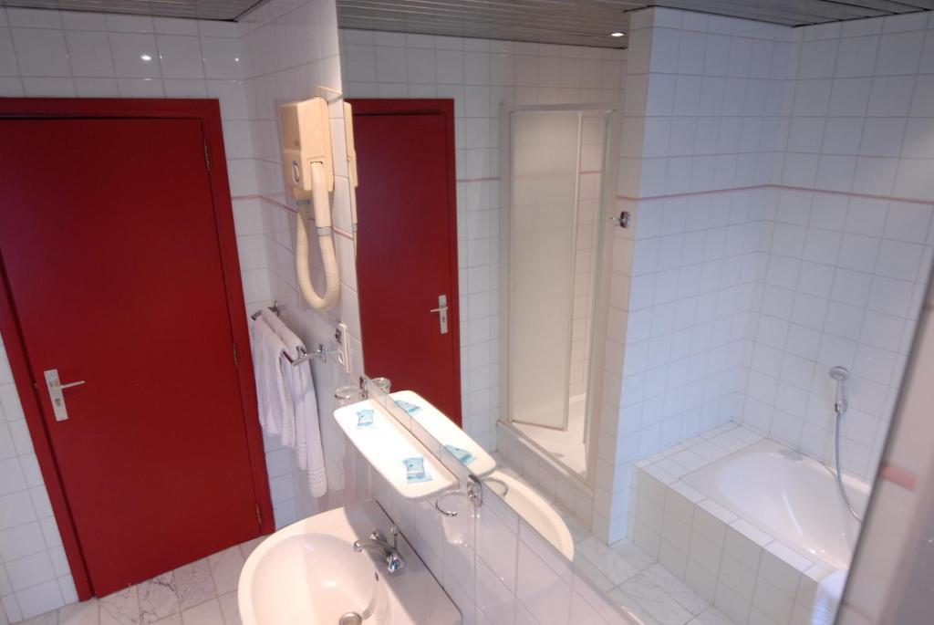 Hotel Le Joli Bois Waterloo Phòng bức ảnh